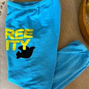 Free city warm up pants size XS. Never worn.